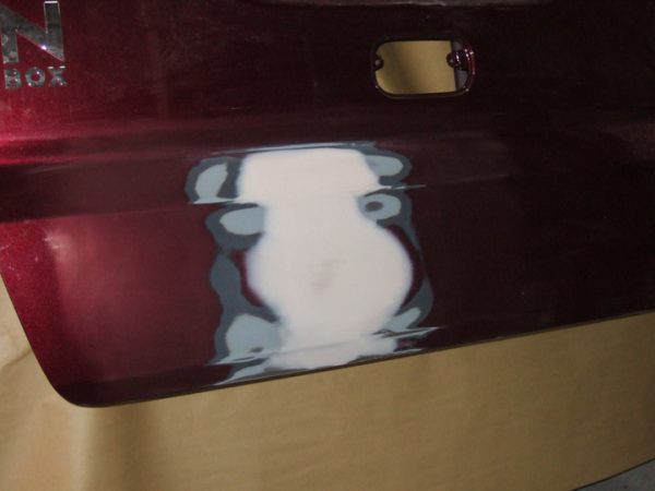 ホンダ　N-BOX　バックドア　板金塗装